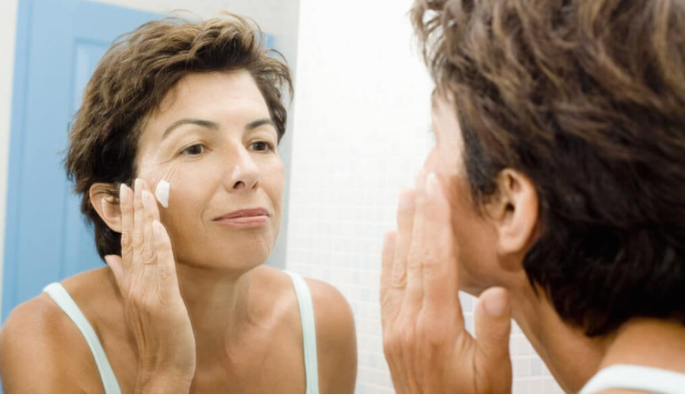 10 Makeup Tips Older Women Must Master And The Last One Is Important Health Tips And Tricks